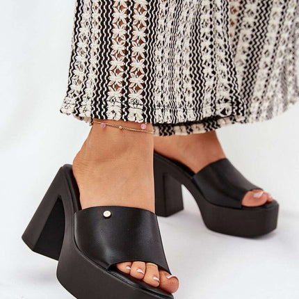 Flip-flops model 209943