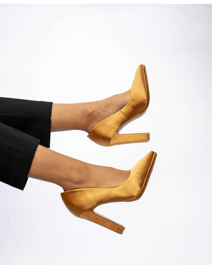 High heels model 210544