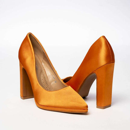 High heels model 210547