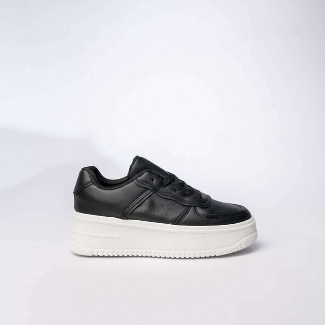 Sport Shoes model 210575