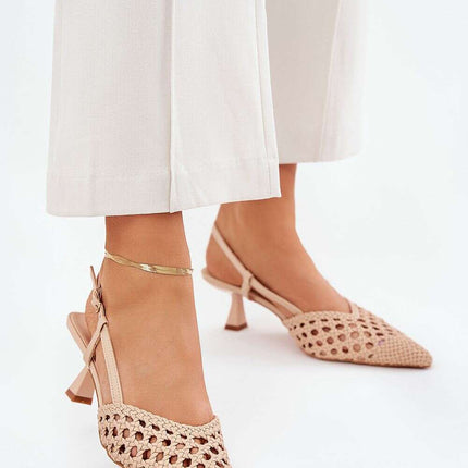 High heels model 211026