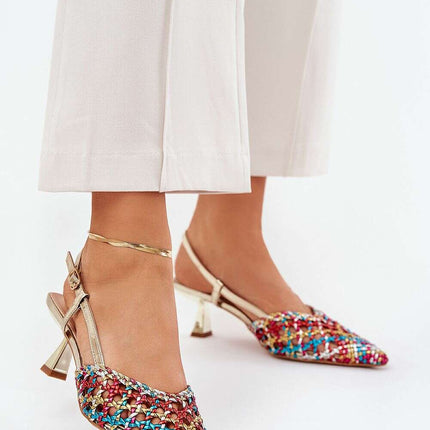 High heels model 211026