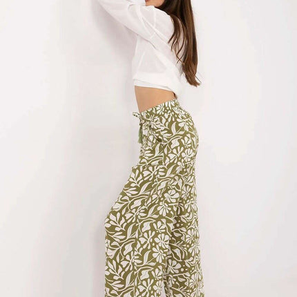 Women trousers model 212663