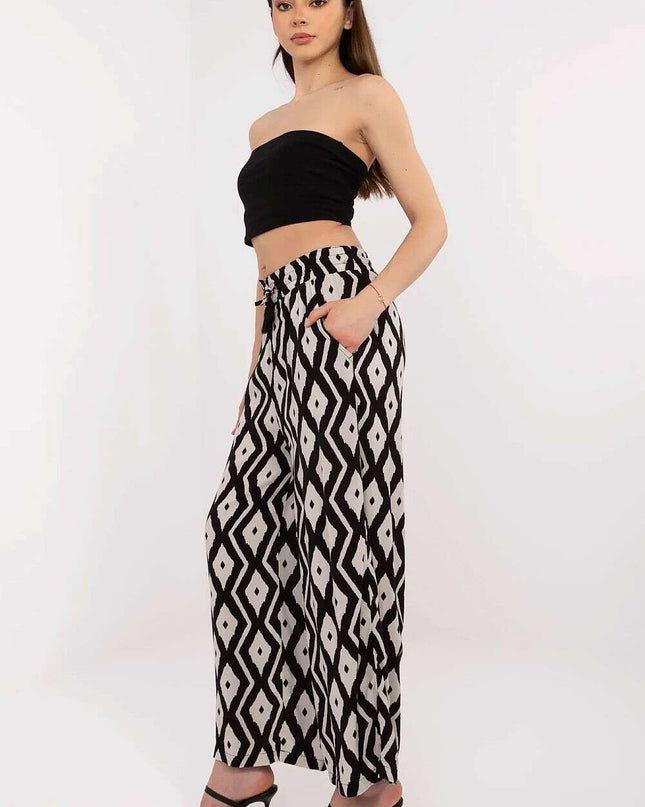 Women trousers model 212664