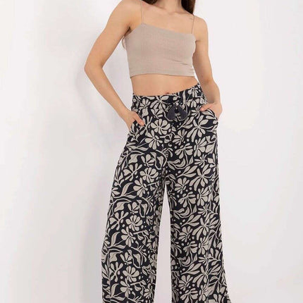 Women trousers model 212666