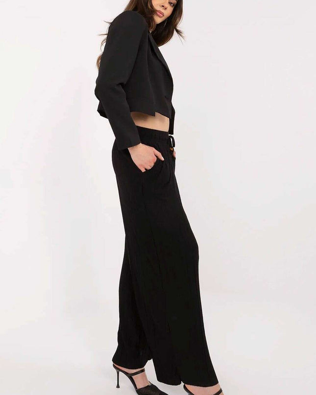 Women trousers model 212667