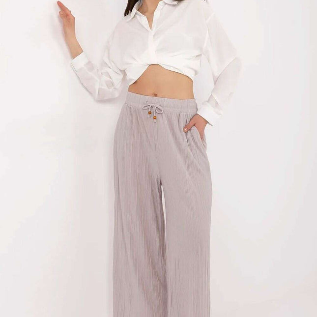 Women trousers model 212668
