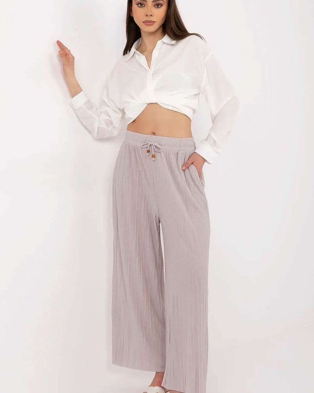 Women trousers model 212668