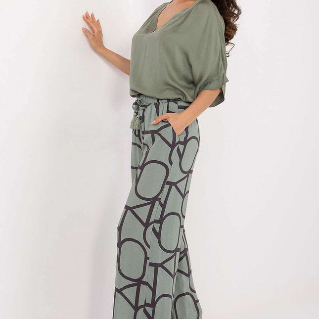 Women trousers model 215118