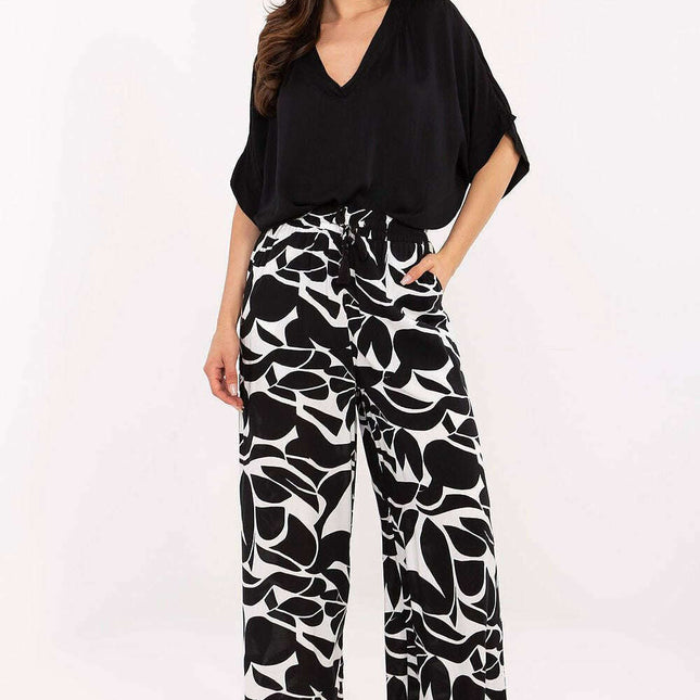 Women trousers model 215122
