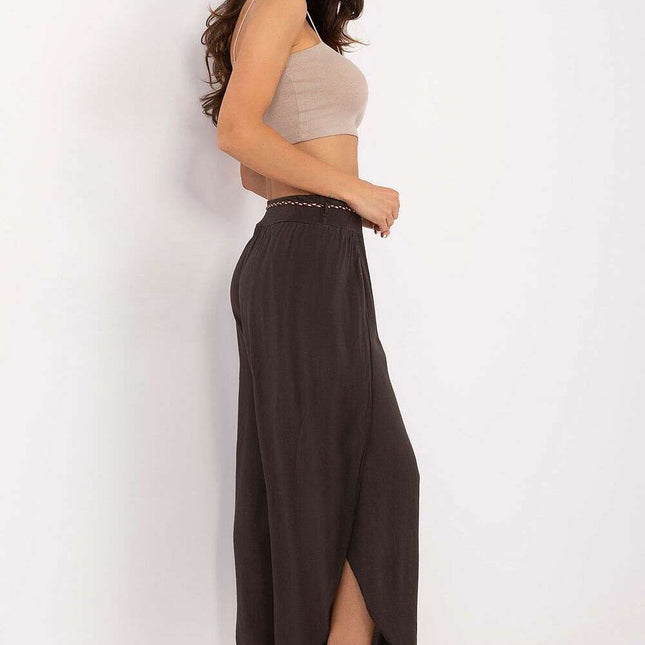Women trousers model 215570