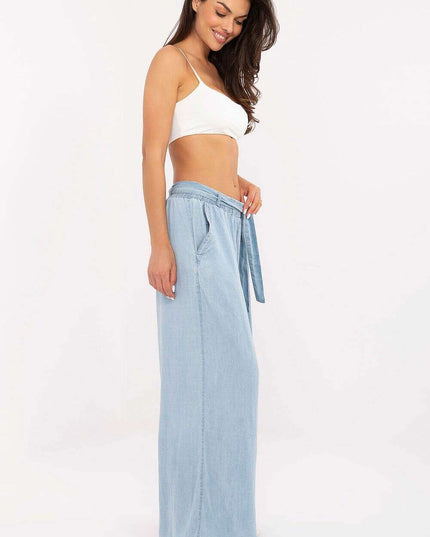 Women trousers model 215775
