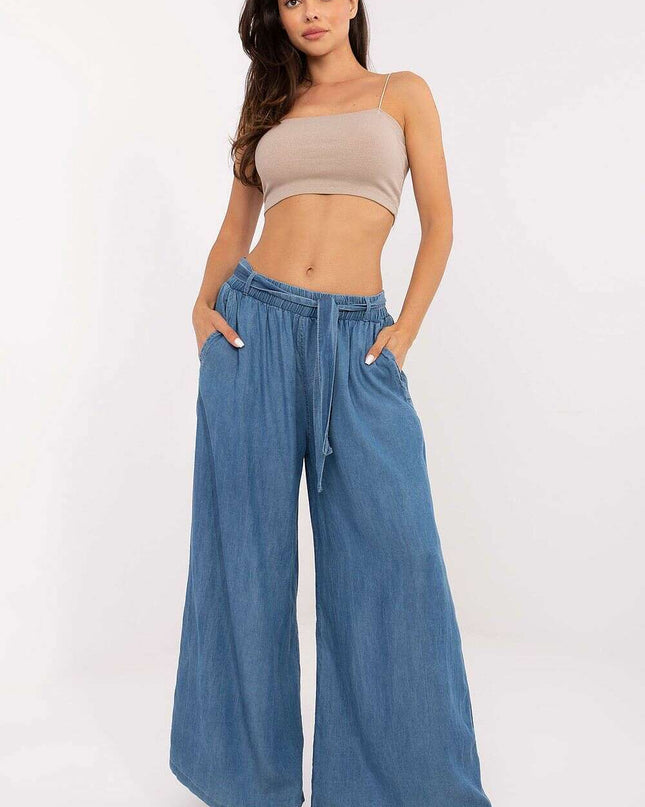 Women trousers model 215776