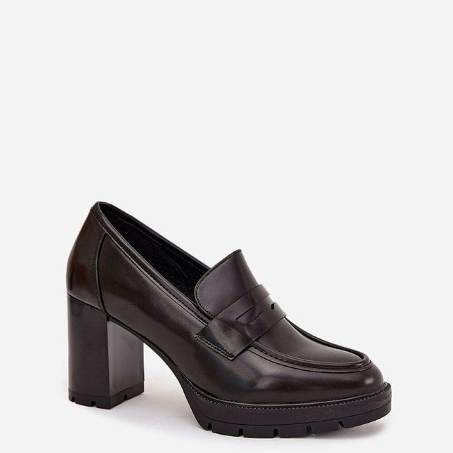 Heeled low shoes model 217689