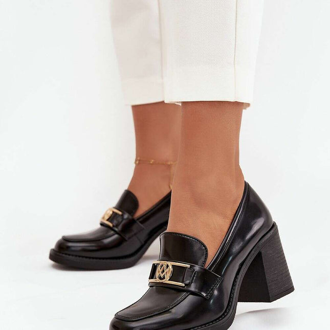 Heeled low shoes model 217842