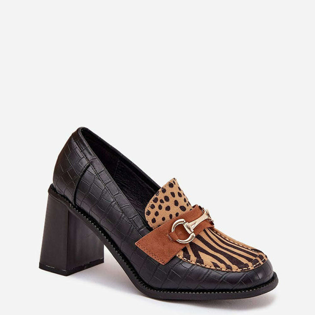 Heeled low shoes model 217843