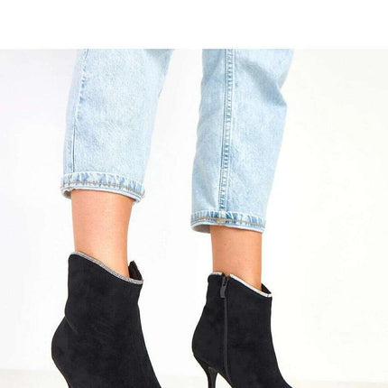 Heel boots model 217908