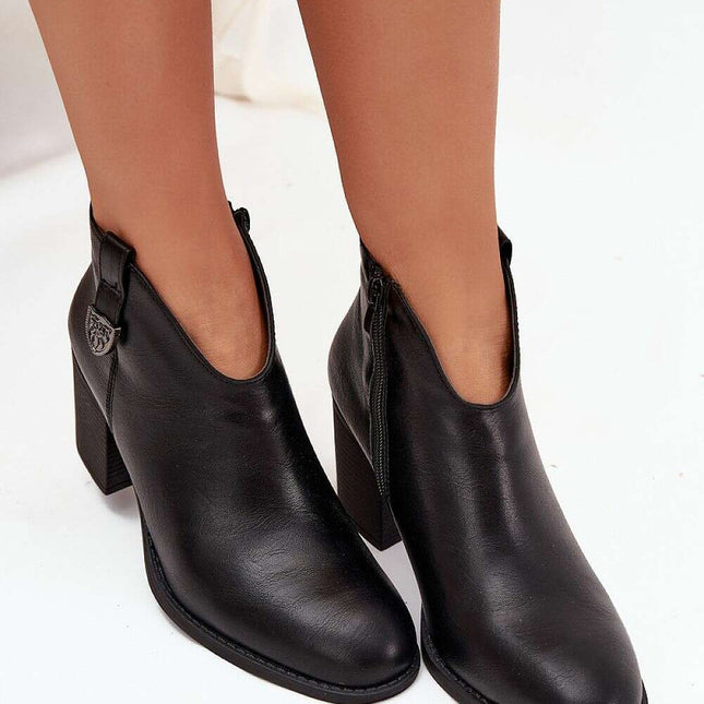 Heel boots model 218062