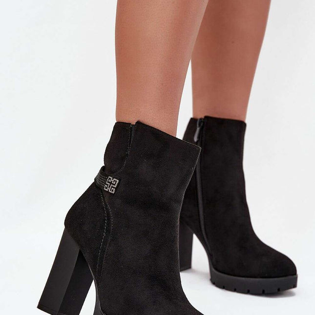 Heel boots model 218076