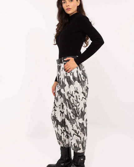 Women trousers model 218437
