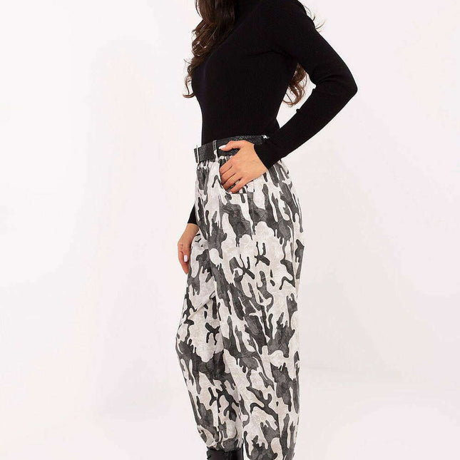 Women trousers model 218437