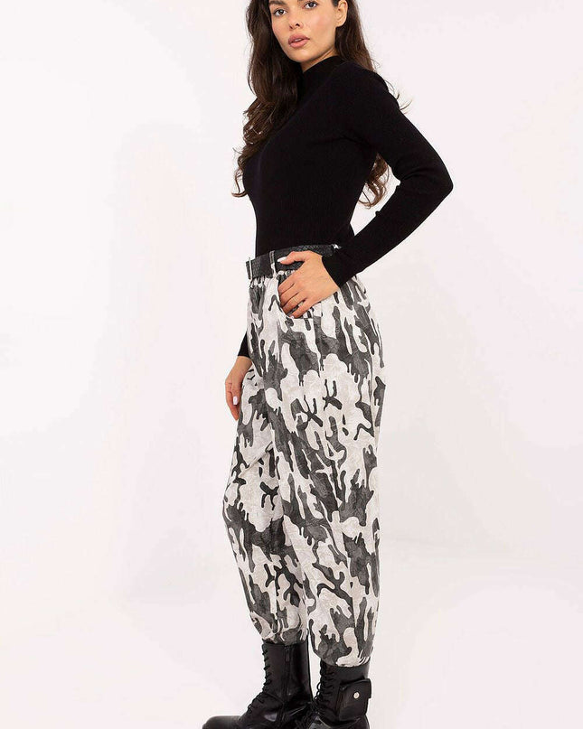 Women trousers model 218437