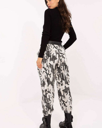 Women trousers model 218437