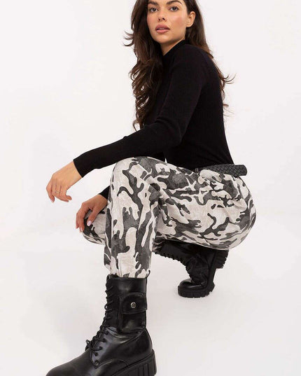 Women trousers model 218437