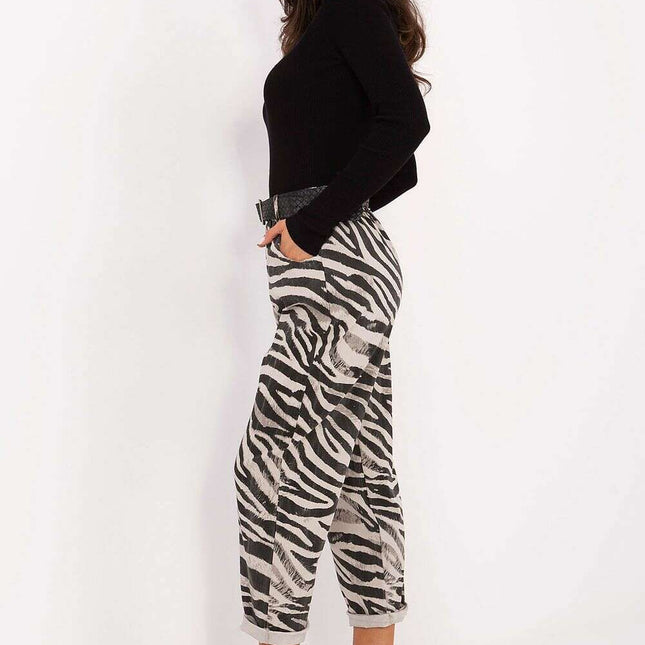 Women trousers model 218442