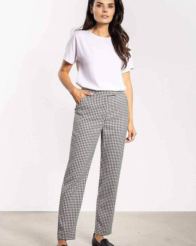 Women trousers model 218973