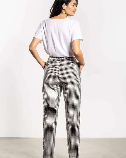 Women trousers model 218973