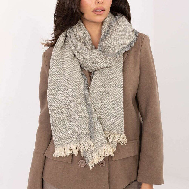 Shawl model 219616
