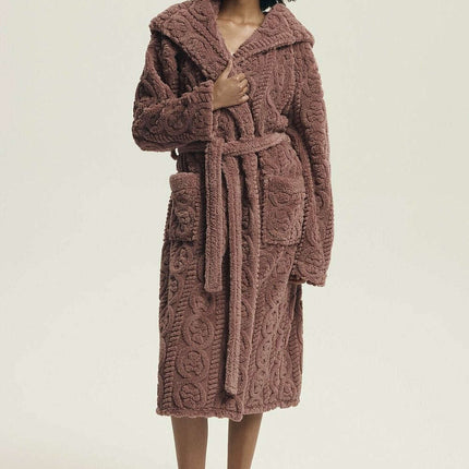 Women's Quilted Hooded Bathrobe with Pockets – Warm & Stylish Loungewear