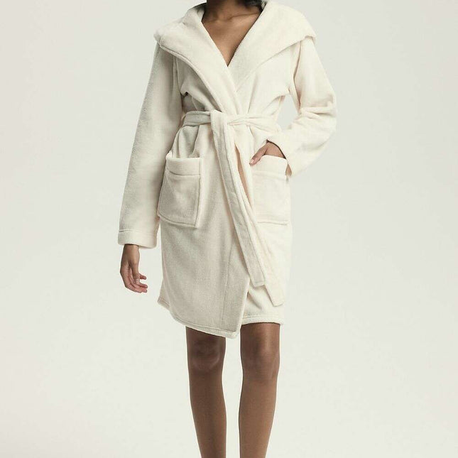 Hooded Women’s Fleece Bathrobe – Plush Softness & Pockets