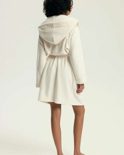 Hooded Women’s Fleece Bathrobe – Plush Softness & Pockets