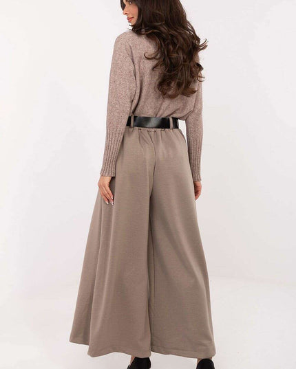 Women trousers model 220012