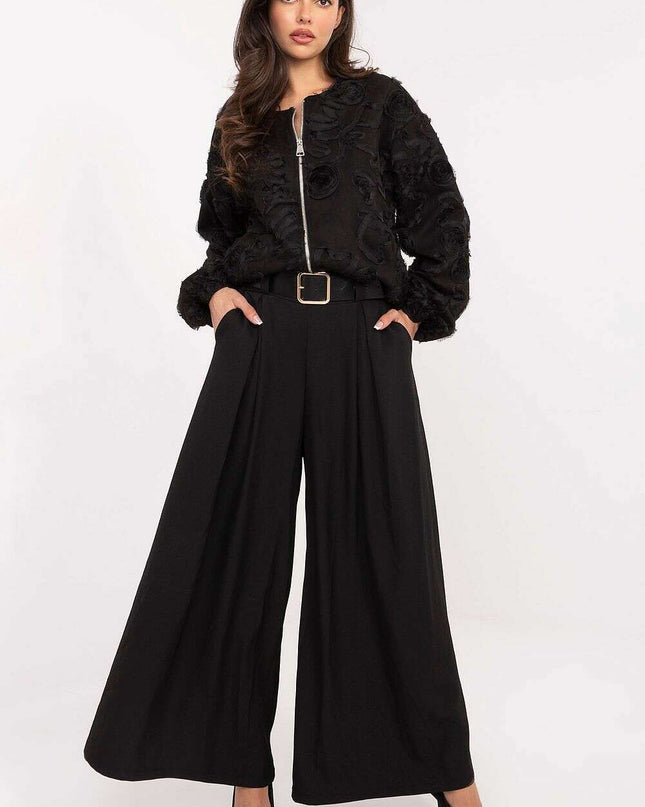Women trousers model 220024