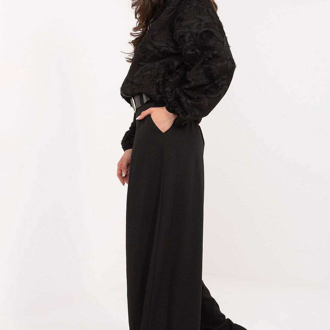 Women trousers model 220024