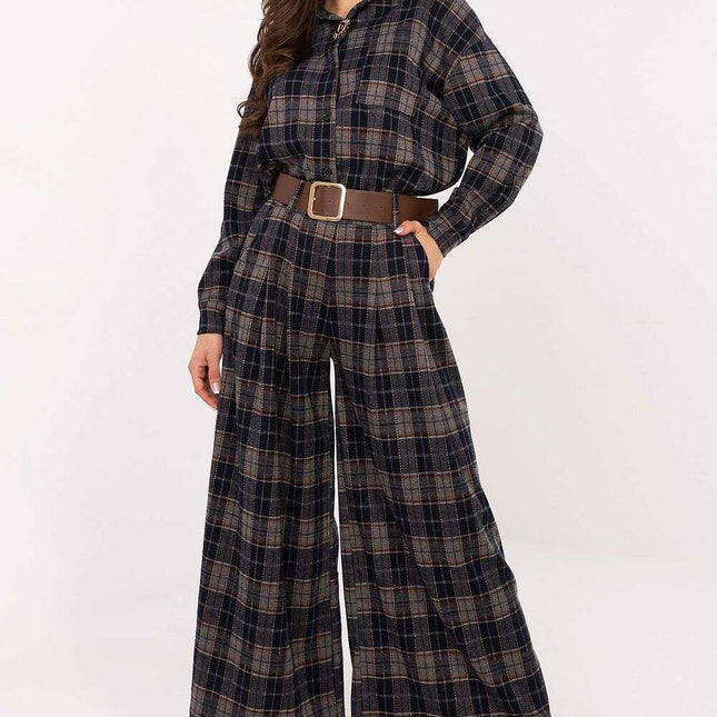 Women trousers model 220033