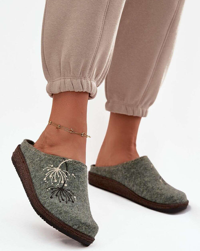 Slippers model 220064