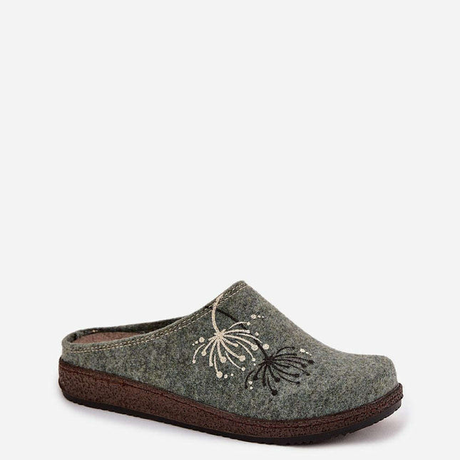 Slippers model 220064