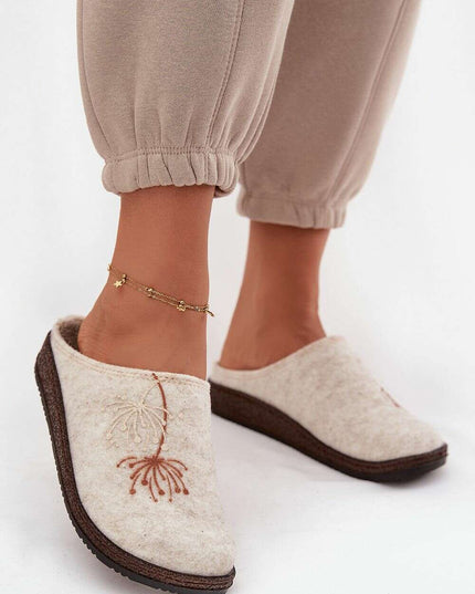 Slippers model 220065