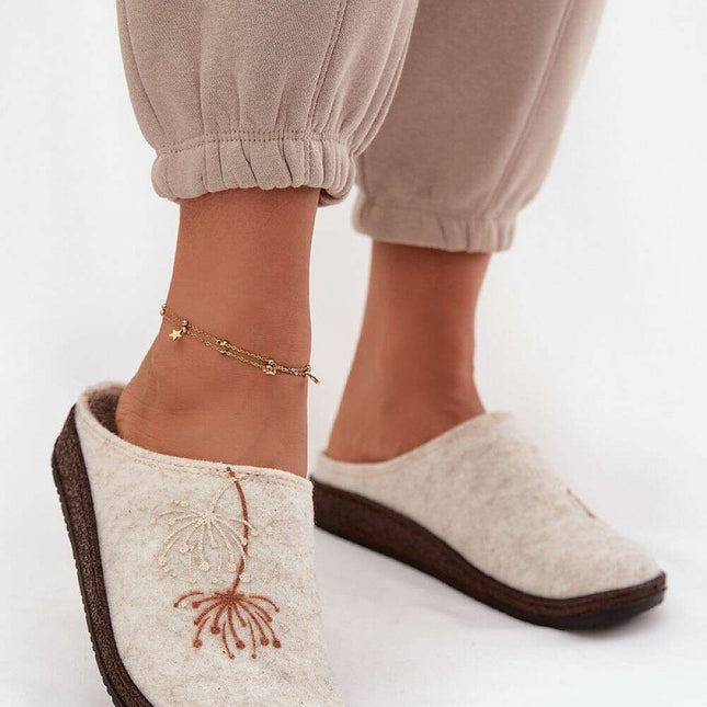 Slippers model 220065