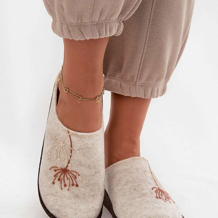 Slippers model 220065