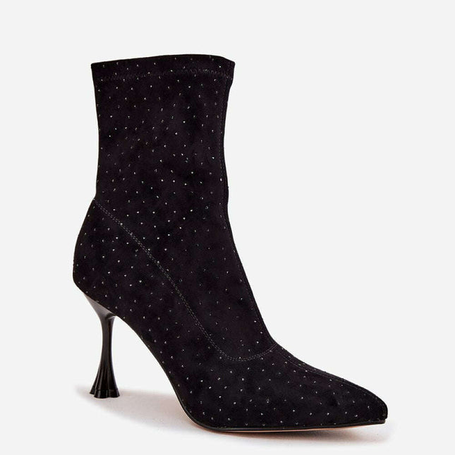 Heel boots model 220204