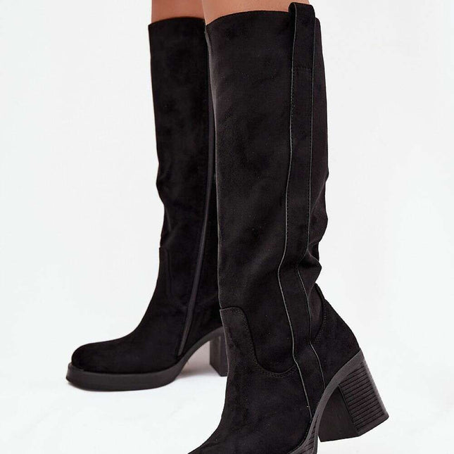 Heel boots model 220224