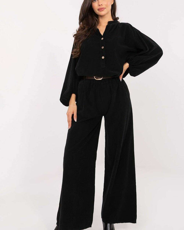 Women trousers model 220280