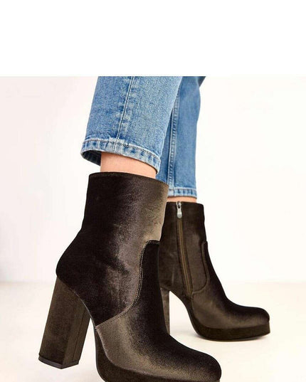 Heel boots model 220580