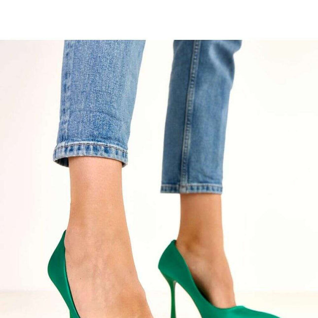 High heels model 220603