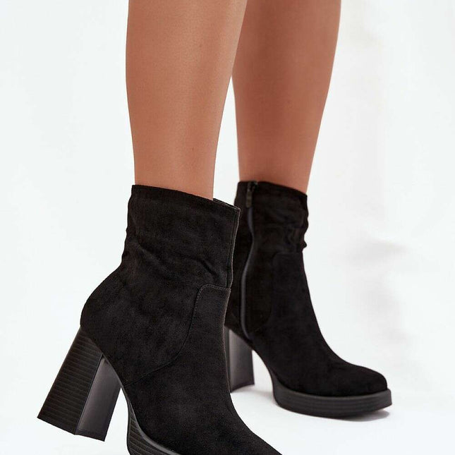 Heel boots model 220708